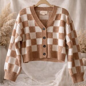 Checkered Tan and White Cropped Sweater